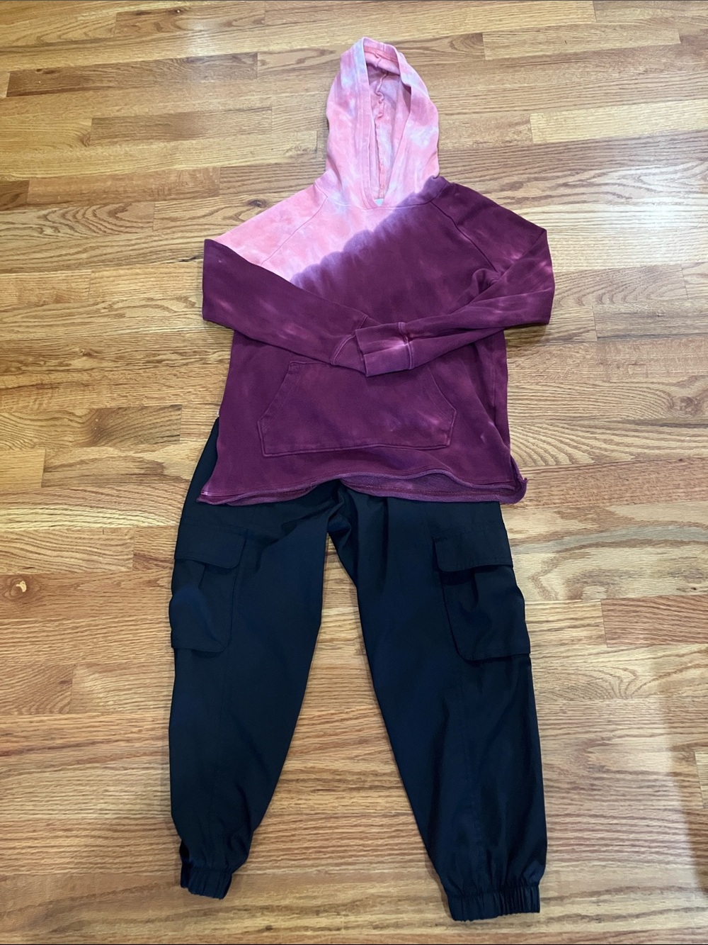 Old Navy Girls Tie-Dye Hoodie Sz 8 and Black Jogger Sz6/7 GUC